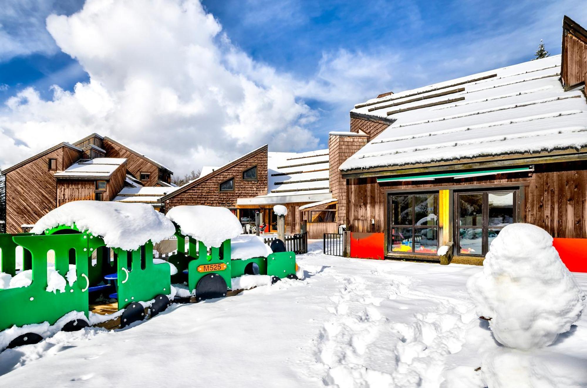 Village Club Les Tavaillons Resort 3*