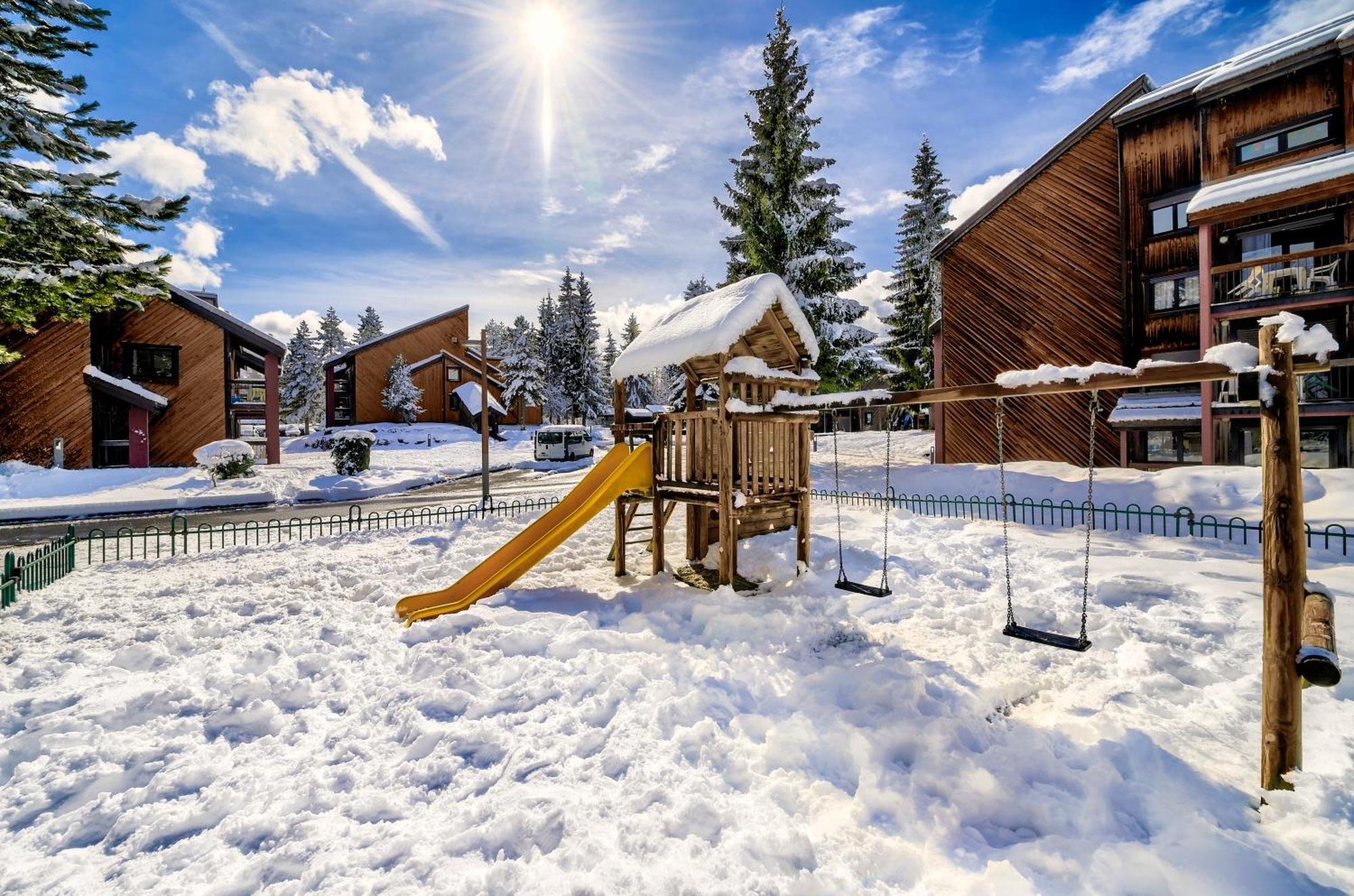 Village Club Les Tavaillons Resort 3*